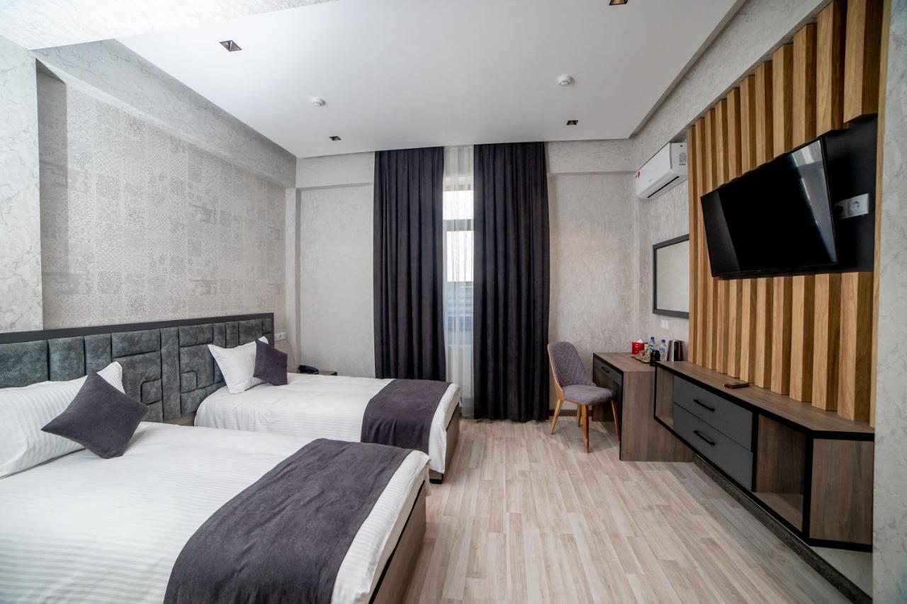 Hotel New York Tashkent Exterior photo
